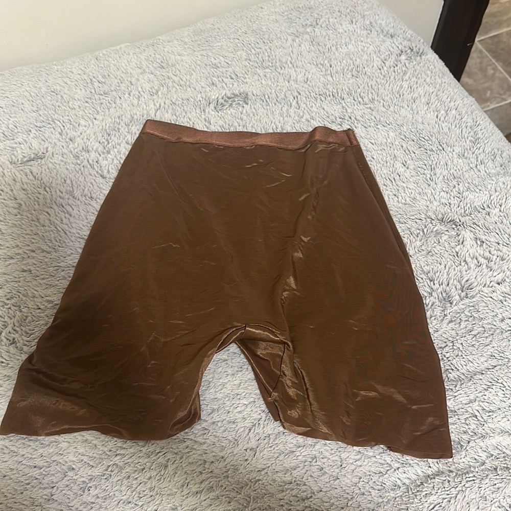 Skims Barely There Low Back Short Size Large Shap… - image 2